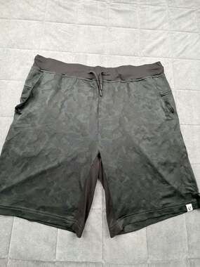 Evoke energy Men's Performance Athletic Shorts, Black Camo, Drawstring size XL